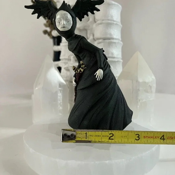 Halloween Witch Figurine Resin Statue - Picture 4 of 5